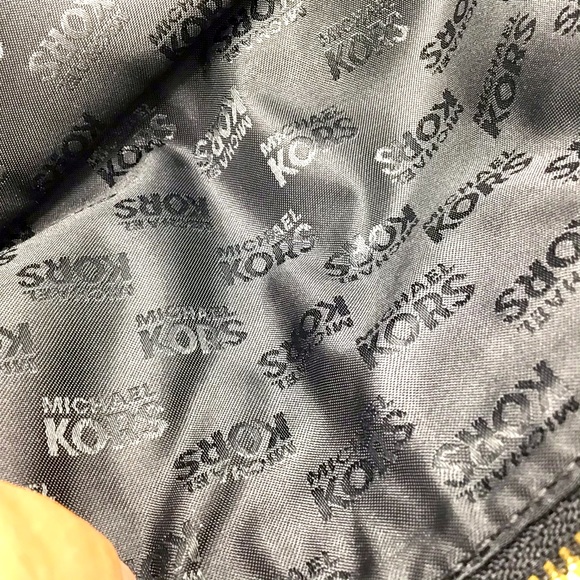 Michael Kors Crossbody - Picture 5 of 6
